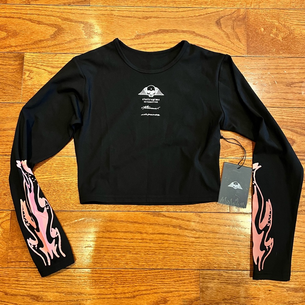 Skull Graphic Cropped Long Sleeve Tee - Black/Pink